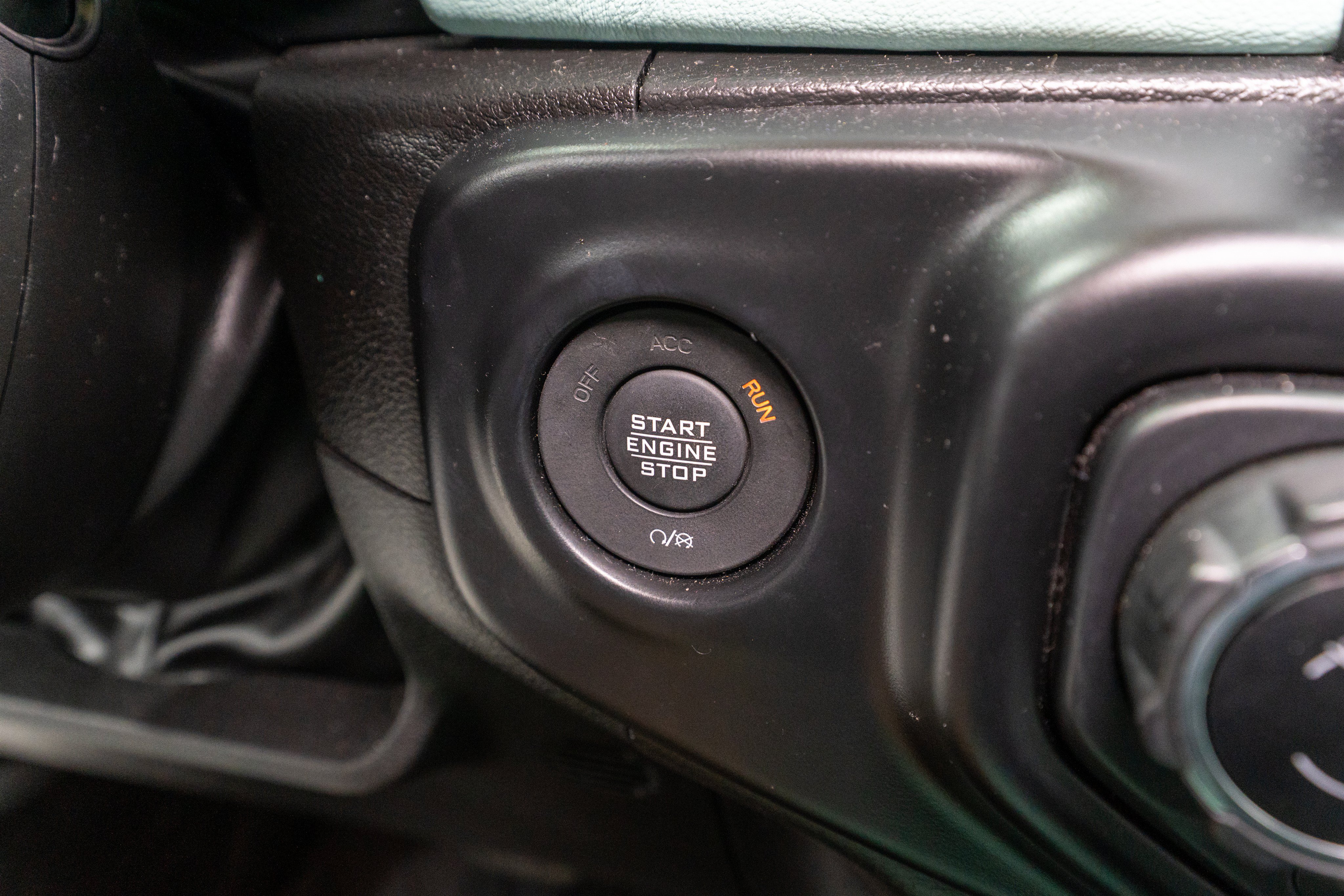 Used 2022 Jeep Wrangler Unlimited Sahara AWD/4WD image 29