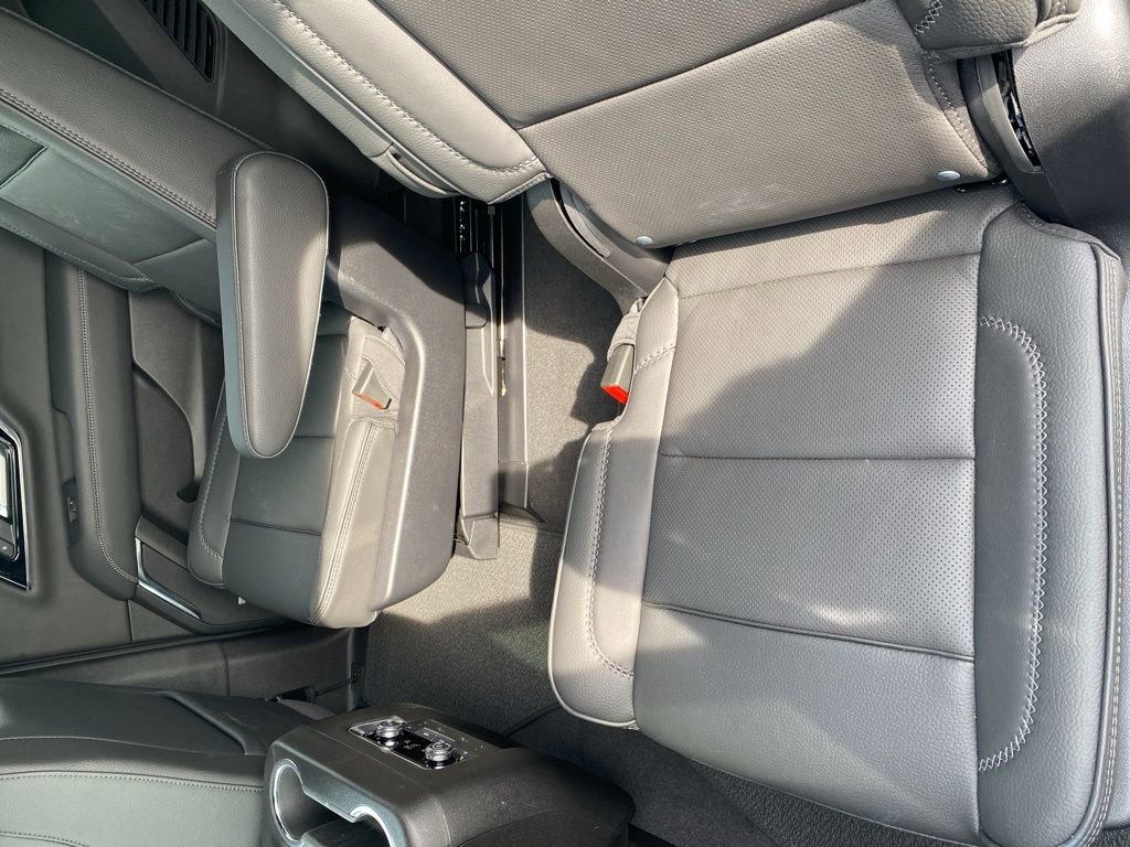 Used 2026 GMC Yukon Denali w/ Advanced Technology Package image 36