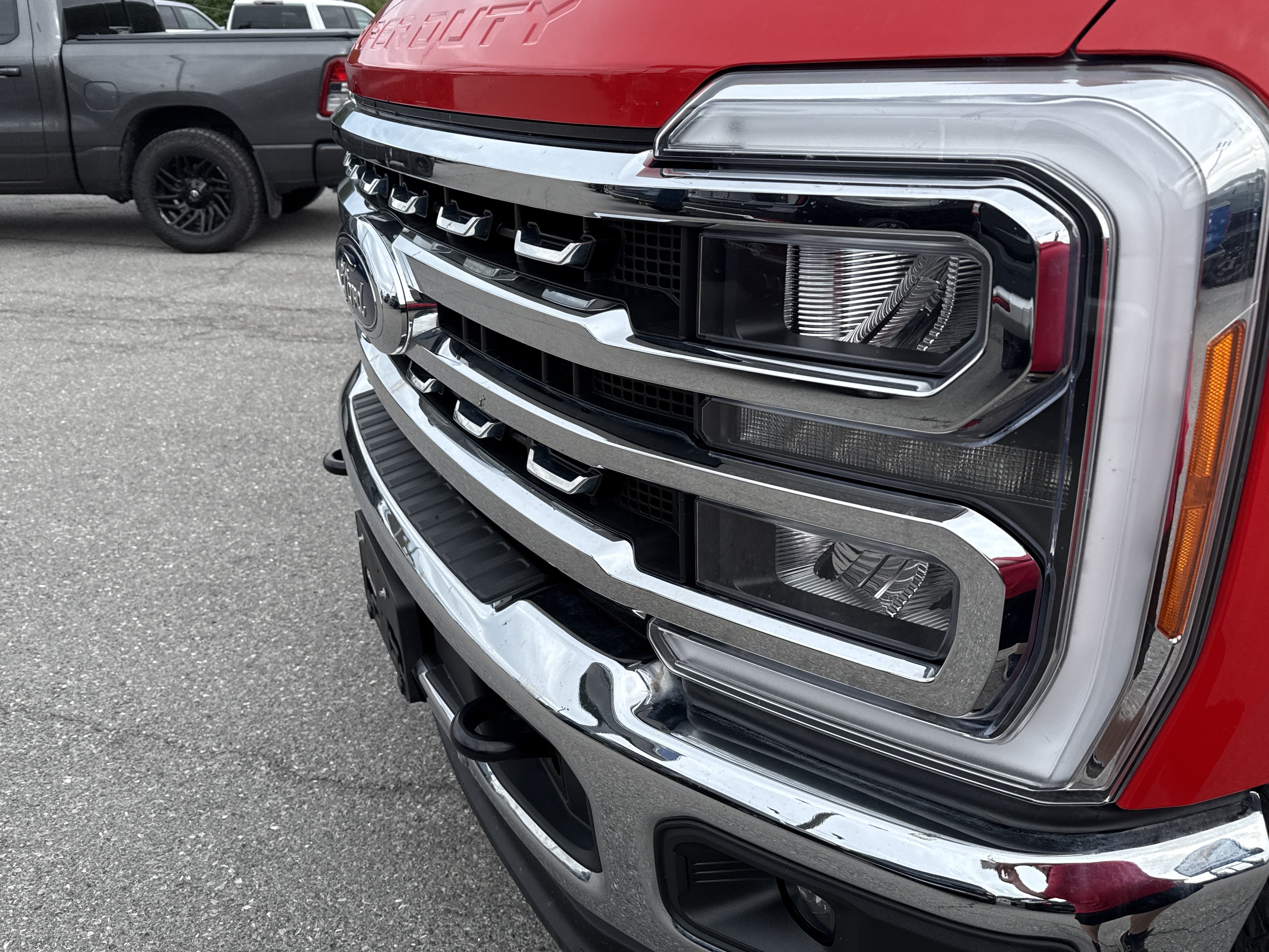 Used 2023 Ford F350 Lariat w/ Lariat Ultimate Package AWD/4WD image 10