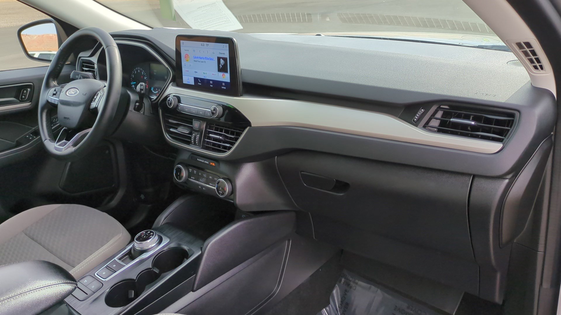 Used 2022 Ford Escape SE w/ SE Sport Appearance Package image 30