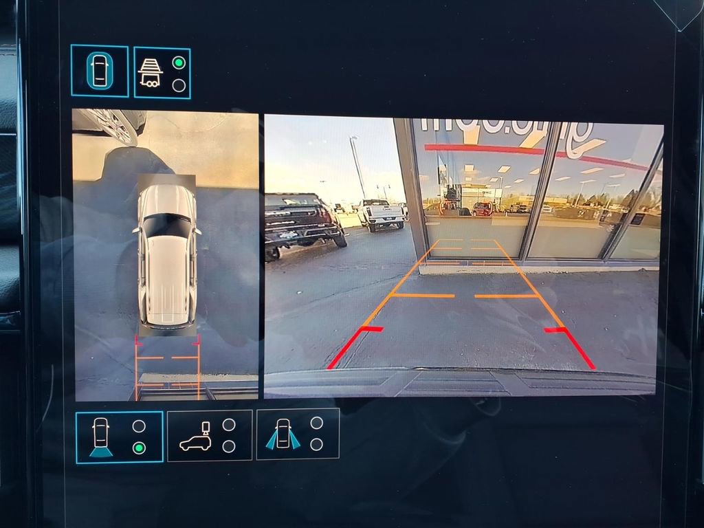 New 2026 GMC Yukon AT4 w/ AT4 Premium Package image 9