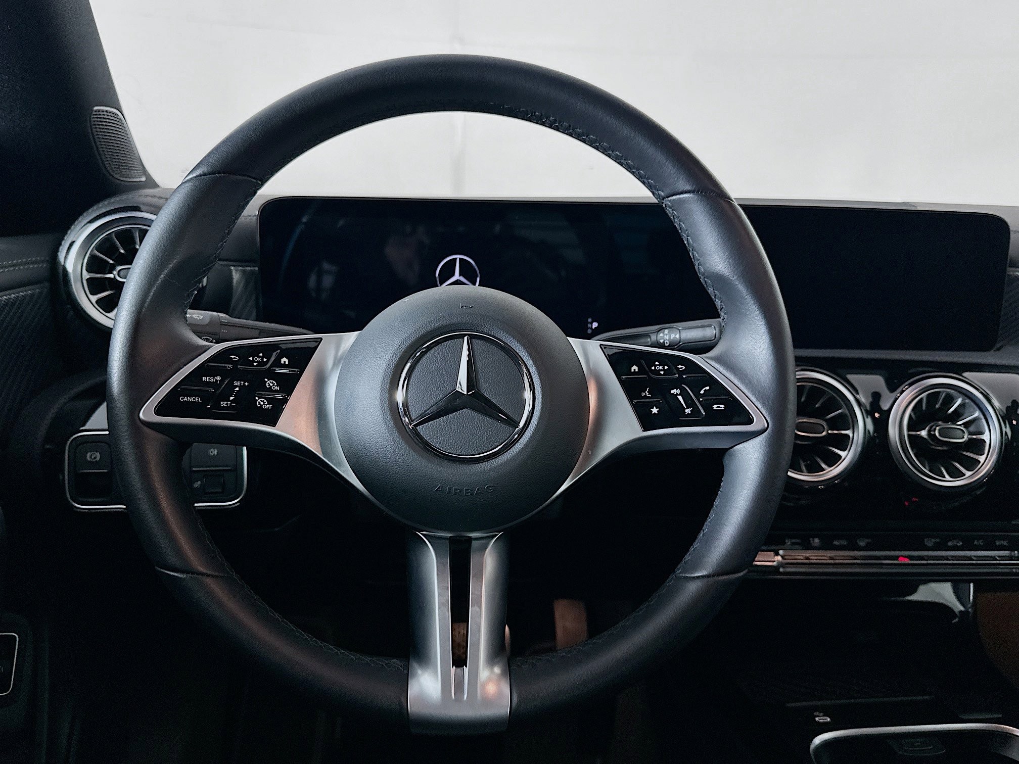 Used 2025 Mercedes-Benz CLA 250 image 18