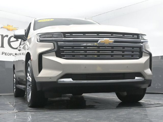 Used 2021 Chevrolet Tahoe Premier w/ Premium Package AWD/4WD image 3