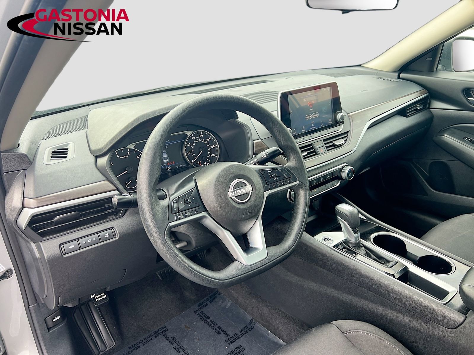 Used 2024 Nissan Altima 2.5 SV image 11