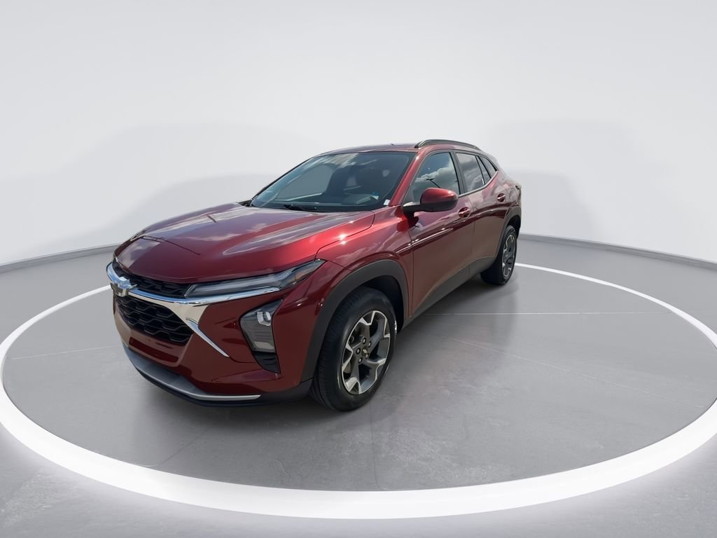 Used 2024 Chevrolet Trax LT w/ Driver Confidence Package FWD image 4