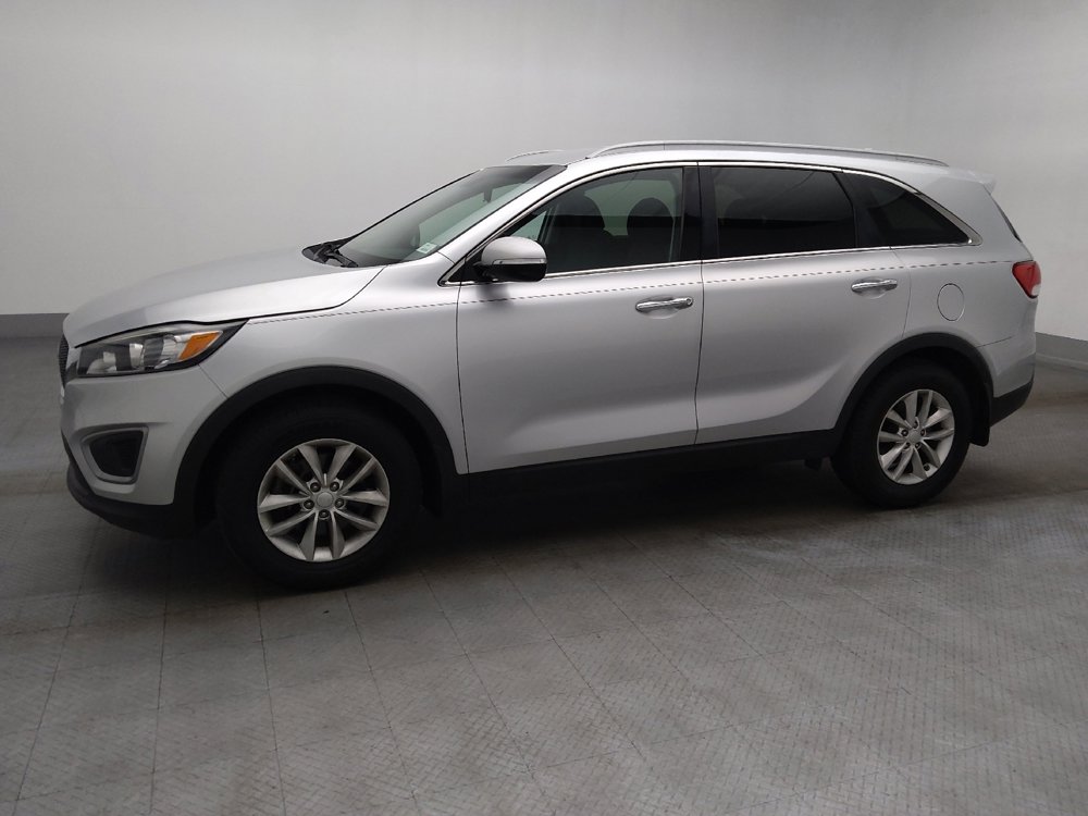 Used 2018 Kia Sorento LX image 2