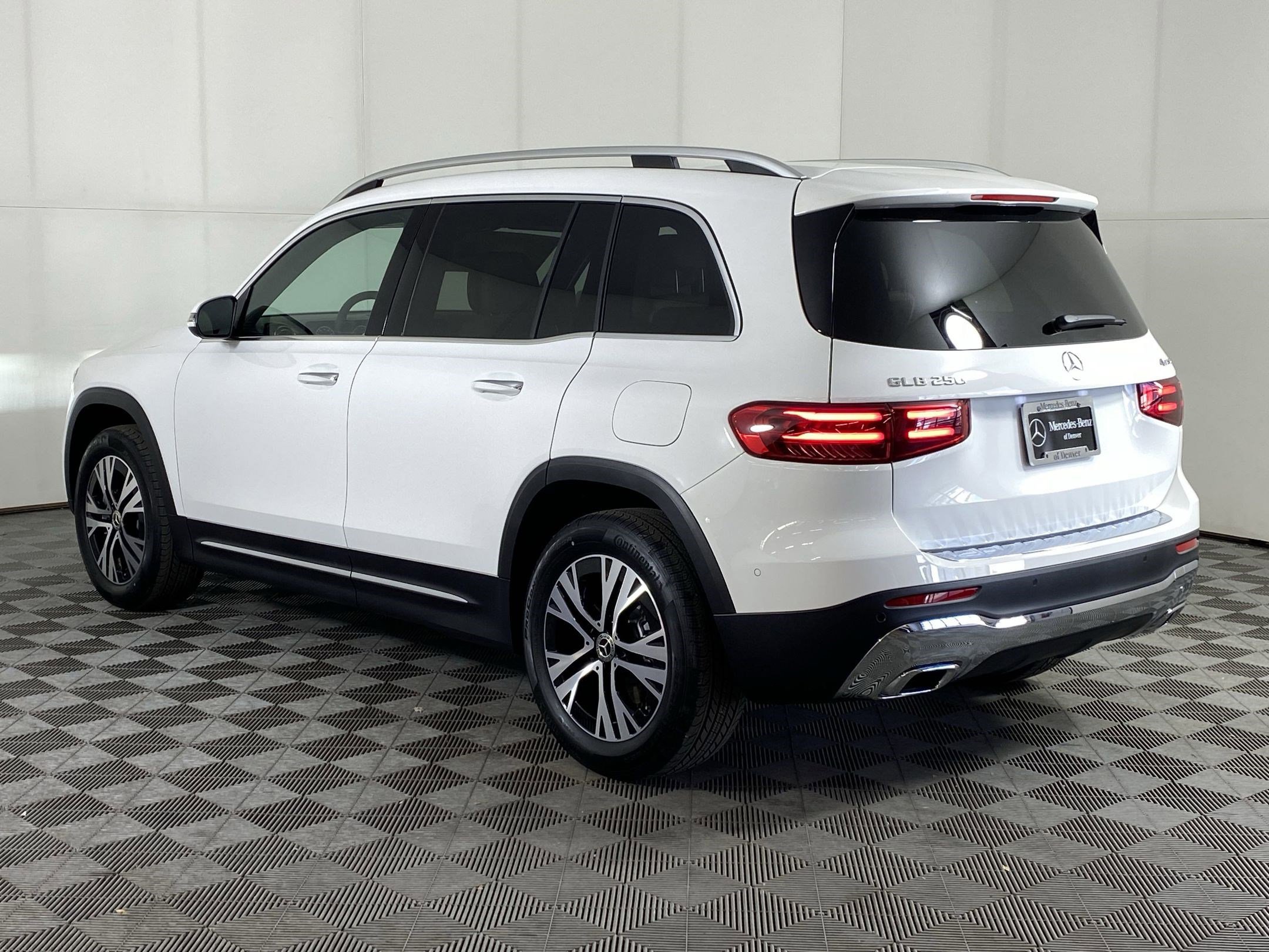 Certified 2025 Mercedes-Benz GLB 250 4MATIC image 3