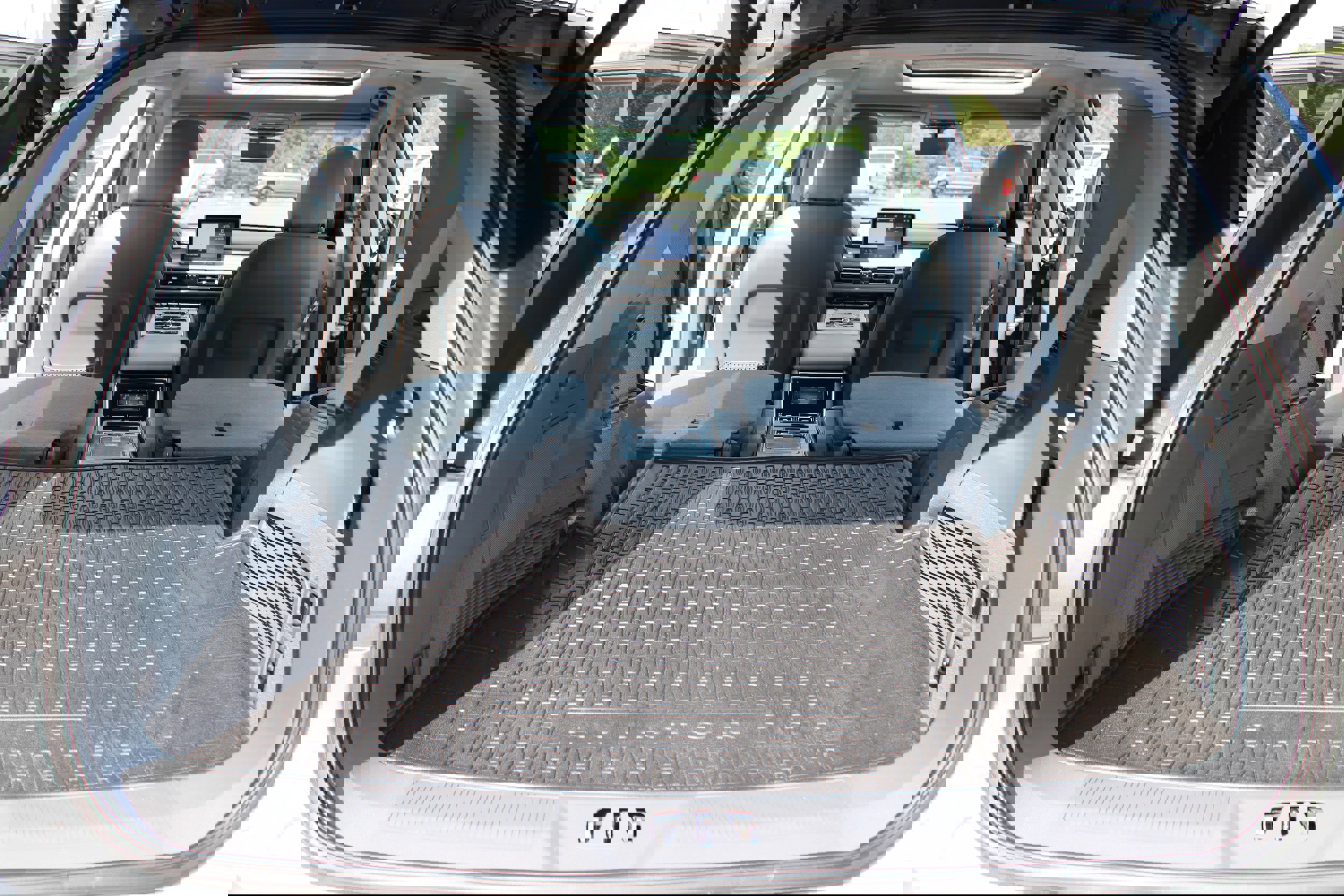 Used 2021 Lincoln Aviator Reserve w/ Equipment Group 201A image 17