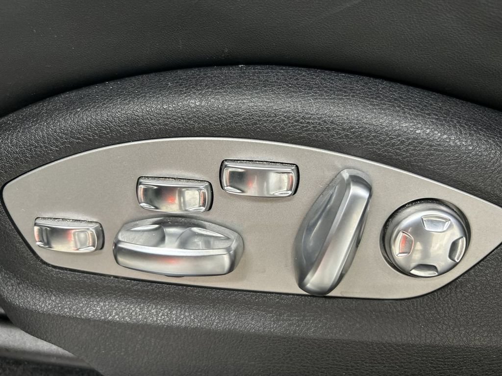 Certified 2022 Porsche Macan S AWD/4WD image 10