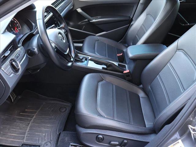 Used 2020 Volkswagen Passat 2.0T R-Line FWD image 21