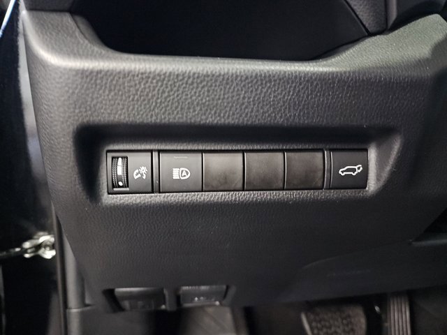 Used 2021 Toyota RAV4 XLE Premium image 25