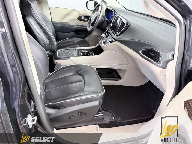 Used 2022 Chrysler Pacifica Limited FWD image 10