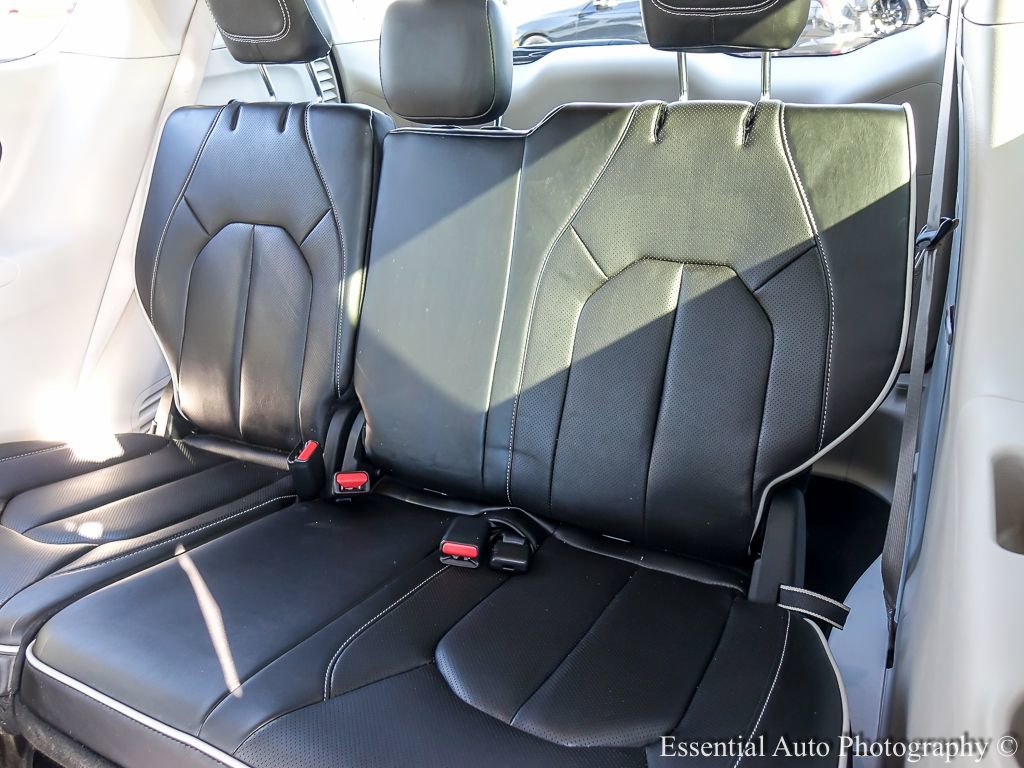 Used 2023 Chrysler Pacifica Limited image 18