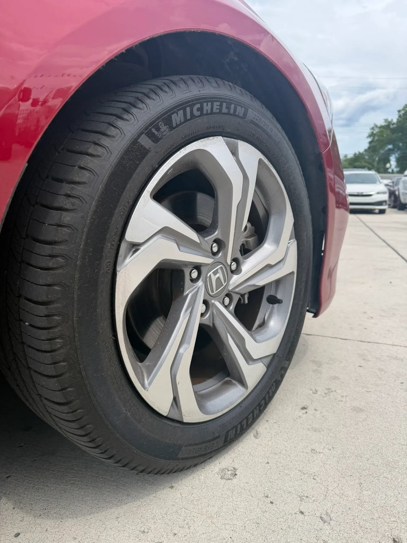 Used 2018 Honda Accord Touring image 9