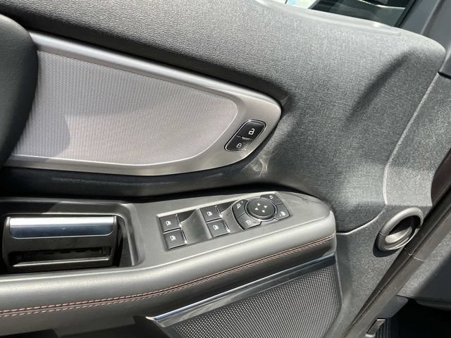 Used 2025 Ford Expedition Active AWD/4WD image 35