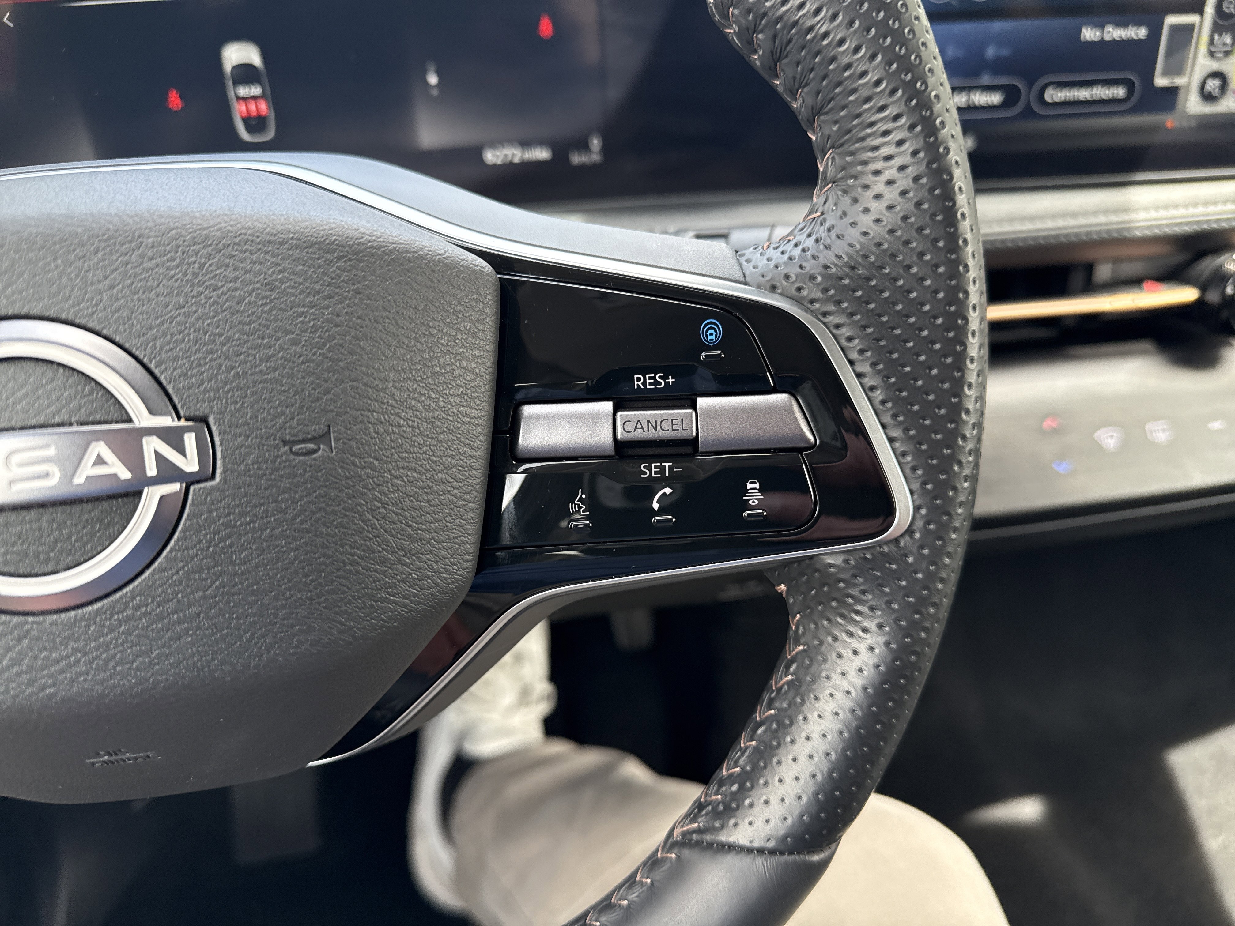 Certified 2025 Nissan Ariya AWD image 28
