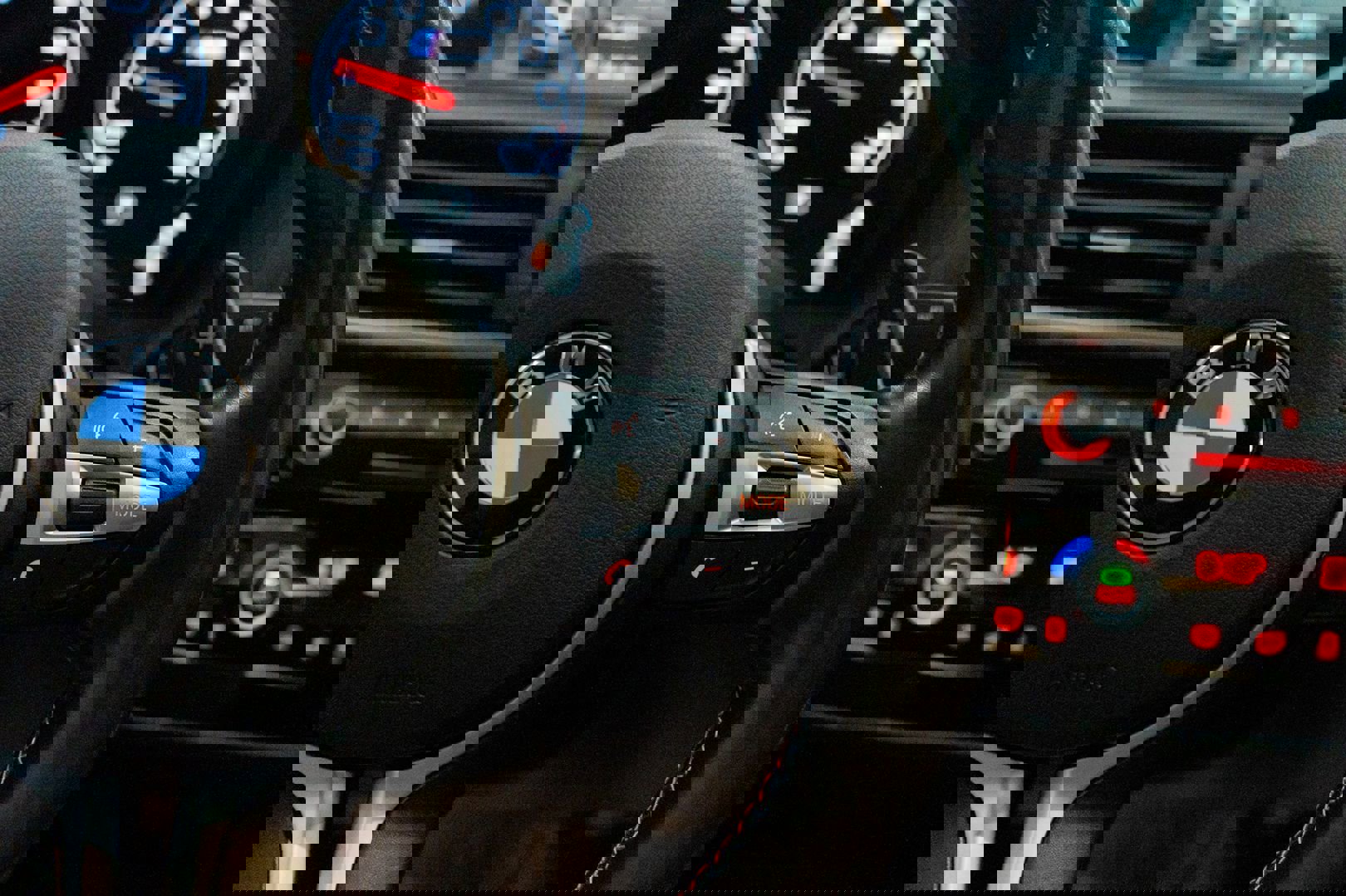 Used 2018 BMW M2 image 38