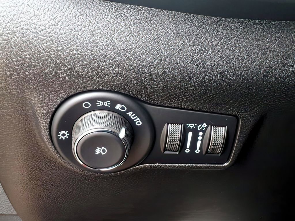 New 2026 Jeep Compass Latitude image 15