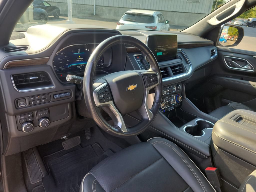 Used 2023 Chevrolet Suburban Premier AWD/4WD image 25