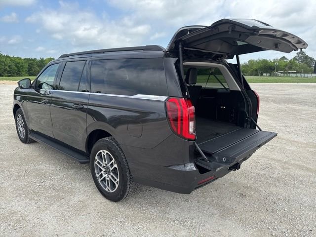 Used 2025 Ford Expedition Max Active AWD/4WD image 4