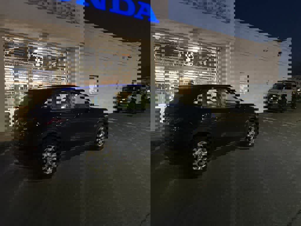 Used 2023 Honda HR-V LX image 14