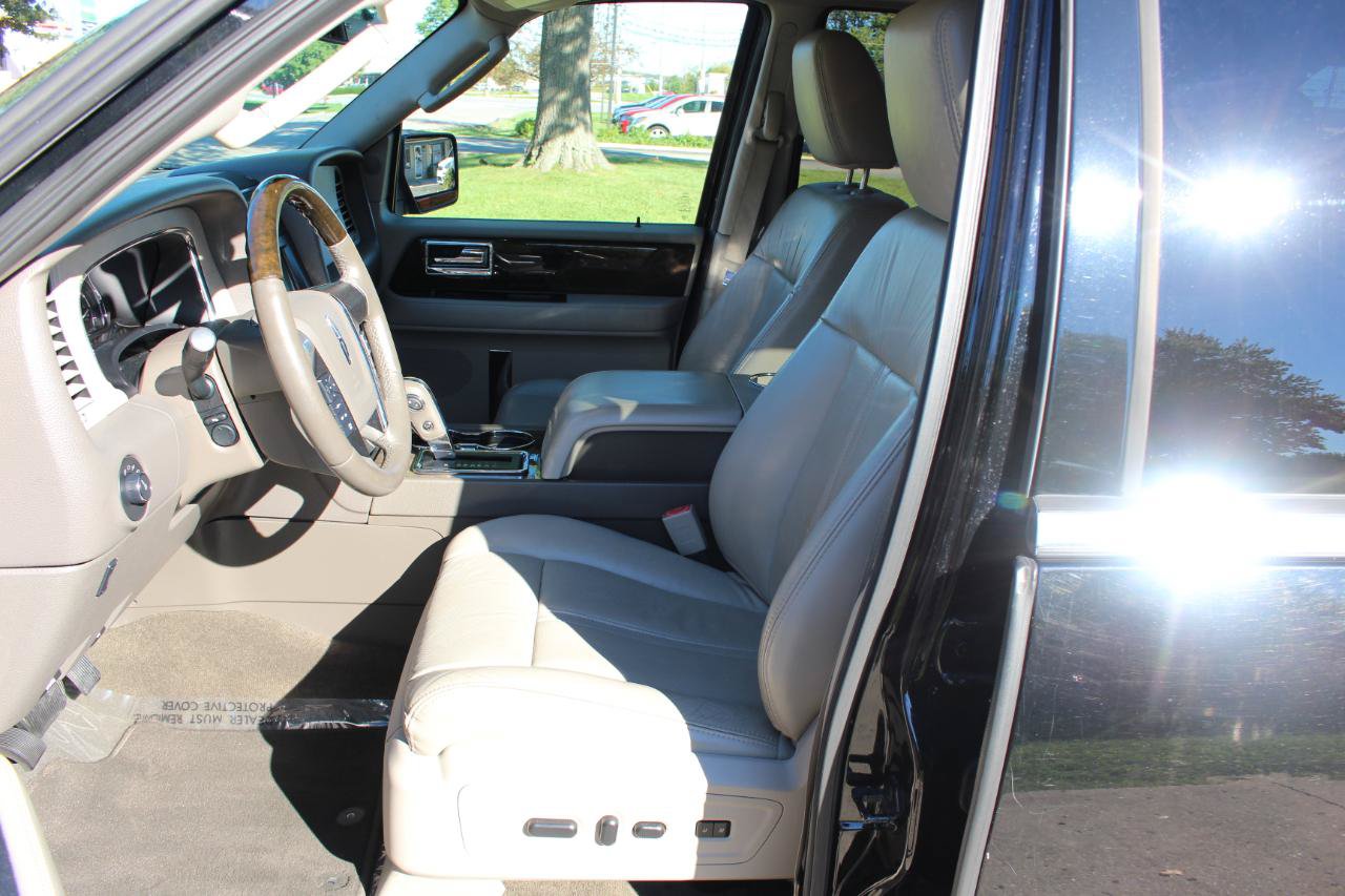Used 2016 Lincoln Navigator L Select AWD/4WD image 13