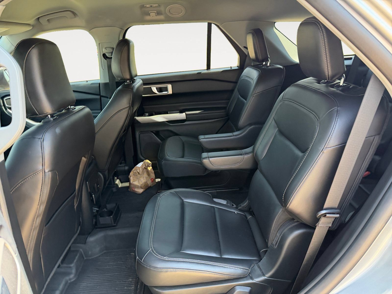Used 2023 Ford Explorer XLT w/ Equipment Group 202A RWD image 13