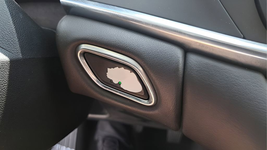 Used 2017 Buick LaCrosse Essence w/ Sun and Shade Package image 24