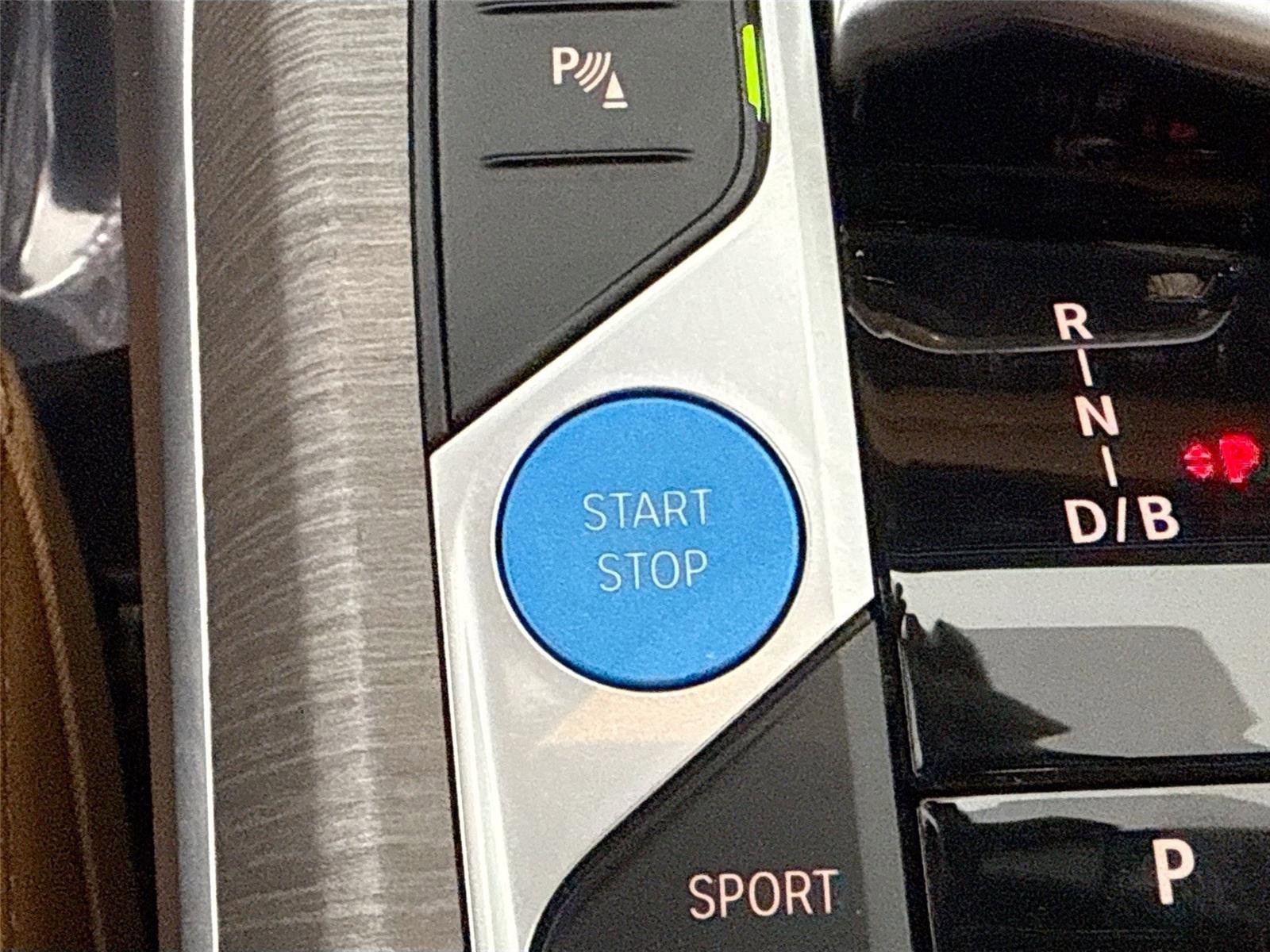 Used 2025 BMW i4 eDrive40 w/ Premium Package image 30