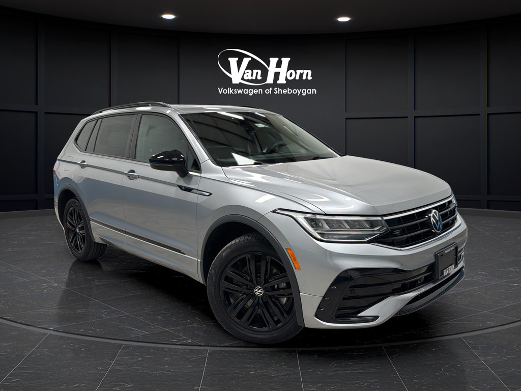 Used 2022 Volkswagen Tiguan SE R-Line AWD/4WD image 1