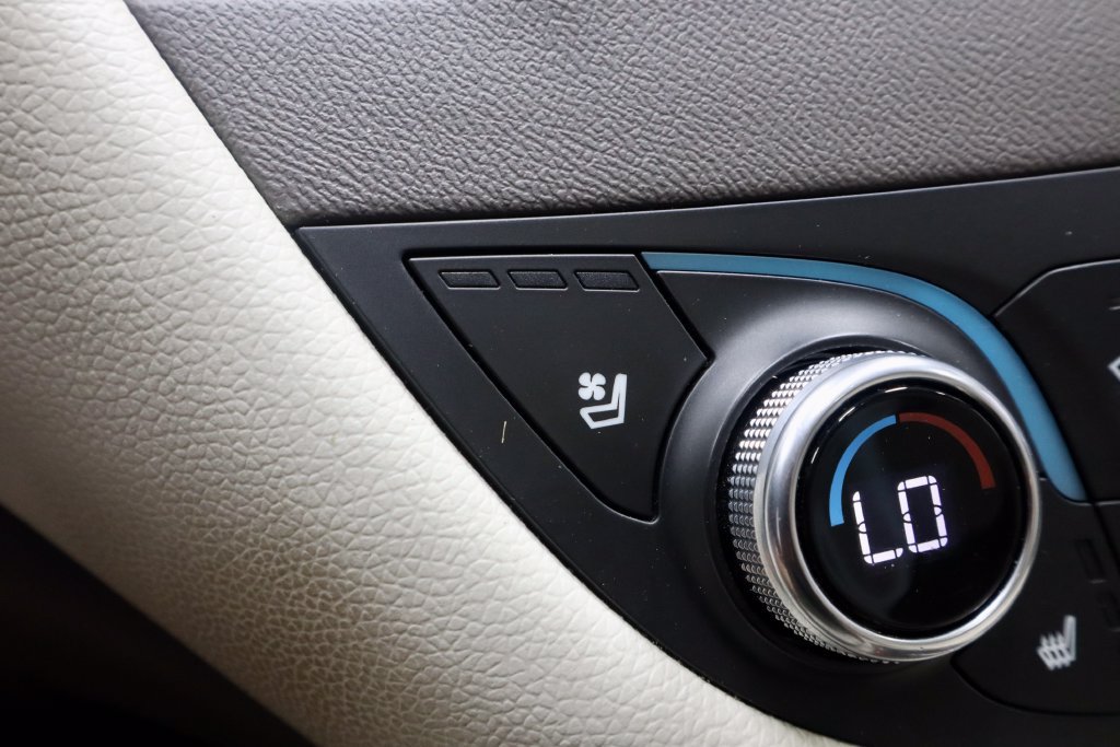 Used 2024 Chevrolet Malibu LT FWD image 5