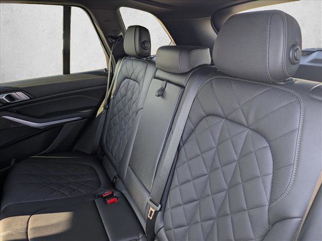 Used 2024 BMW X5 xDrive40i w/ Parking Assistance Package image 22