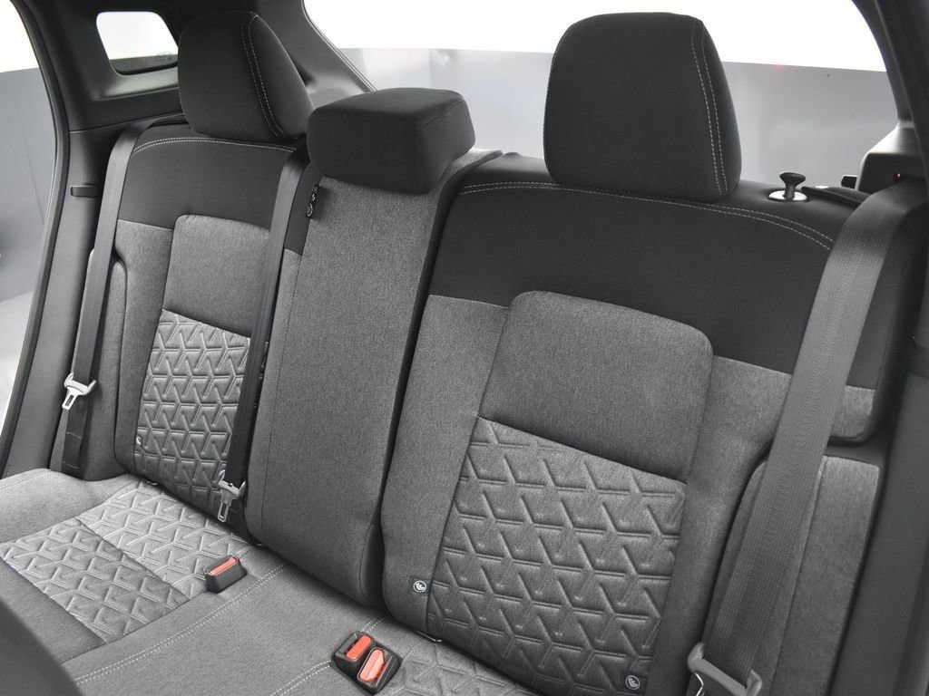 New 2026 Nissan Kicks SV image 16