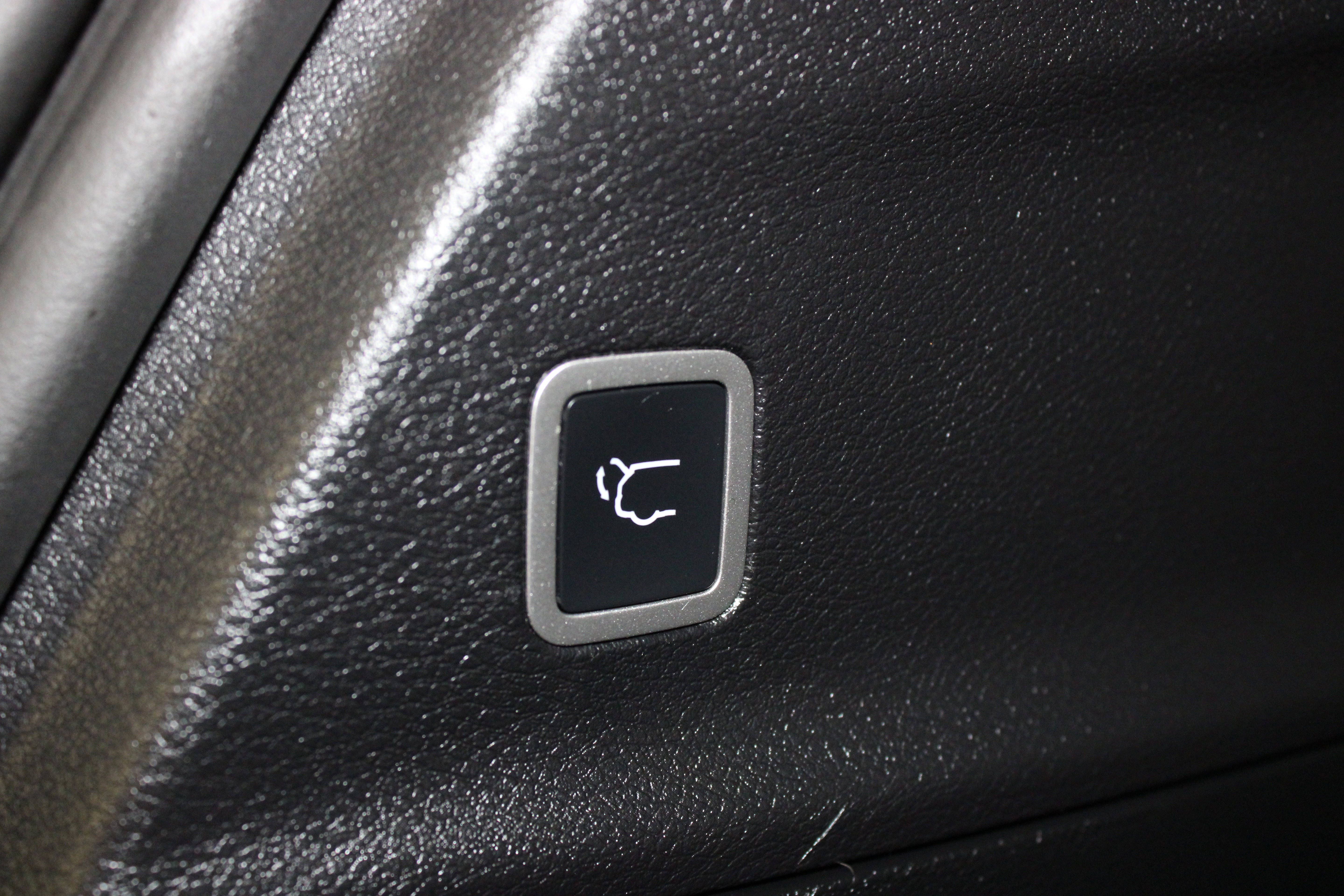 Used 2023 Chrysler Pacifica Touring-L w/ S Appearance Package FWD image 15