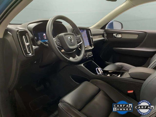 Used 2025 Volvo XC40 B5 Plus image 17