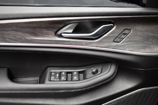 New 2027 Jeep Grand Cherokee Limited AWD/4WD image 16