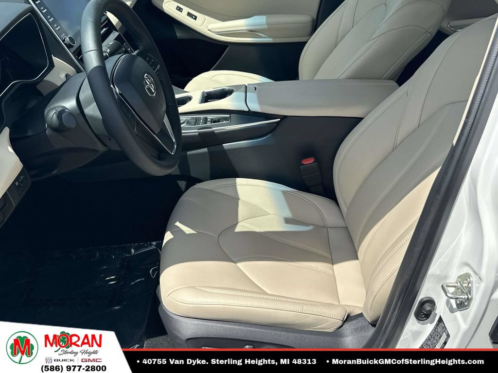 Used 2021 Toyota Avalon XLE FWD image 19