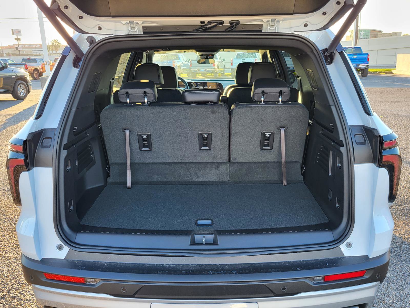 New 2026 Chevrolet Traverse LT image 12