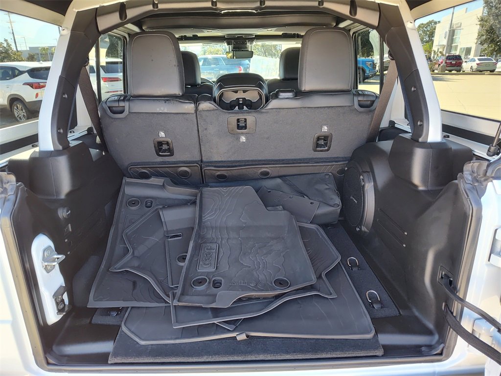 Used 2024 Jeep Wrangler Sahara w/ Technology Group image 8