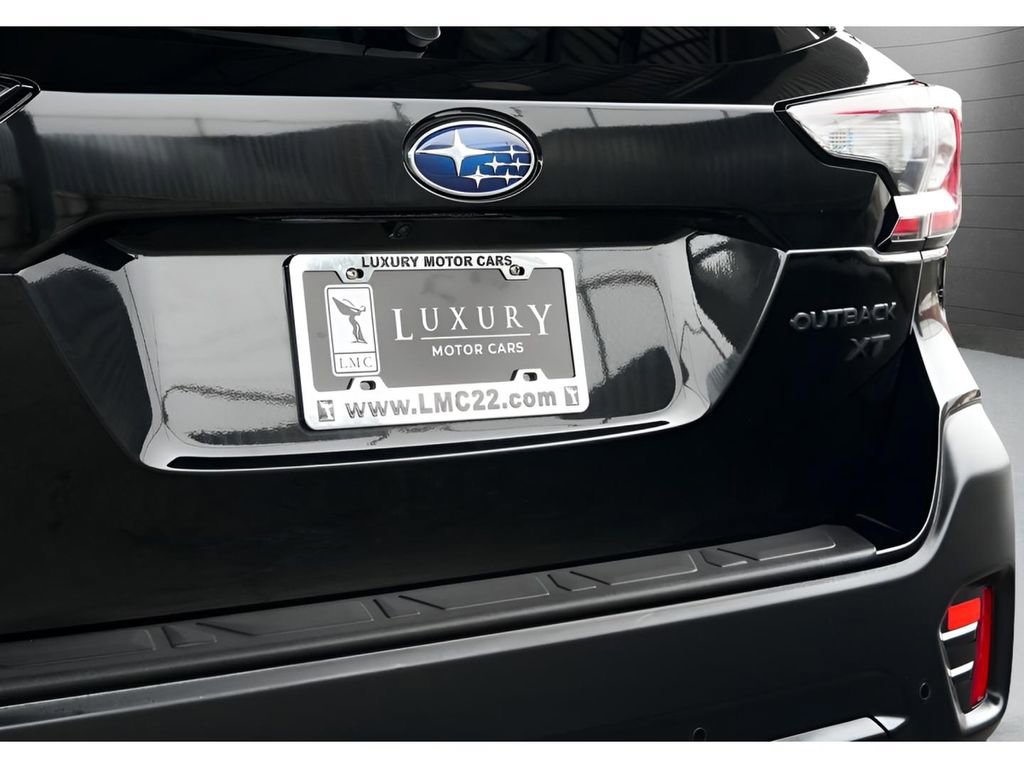 Used 2020 Subaru Outback Onyx Edition XT AWD/4WD image 17