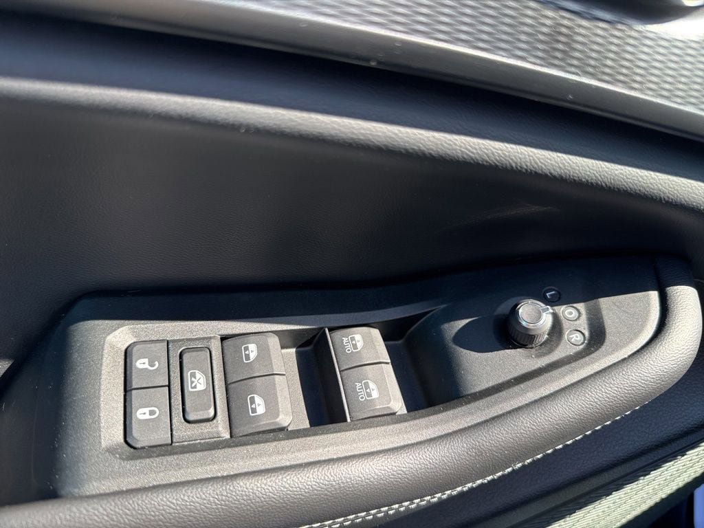 Used 2024 Jeep Grand Cherokee Altitude AWD/4WD image 18