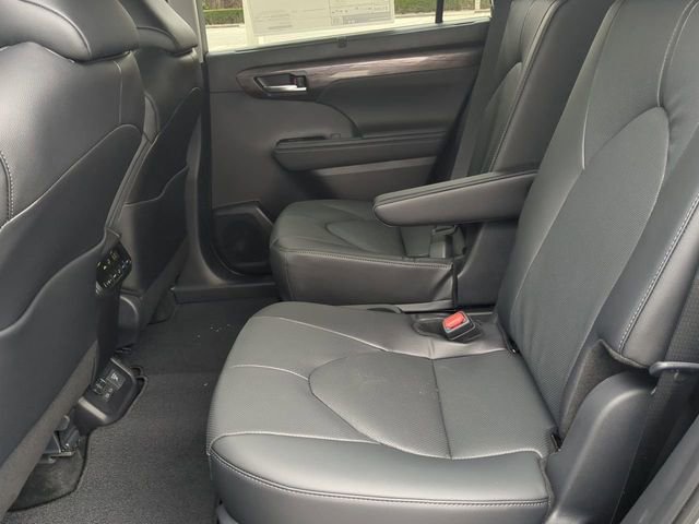 New 2026 Toyota Highlander Limited AWD/4WD image 14