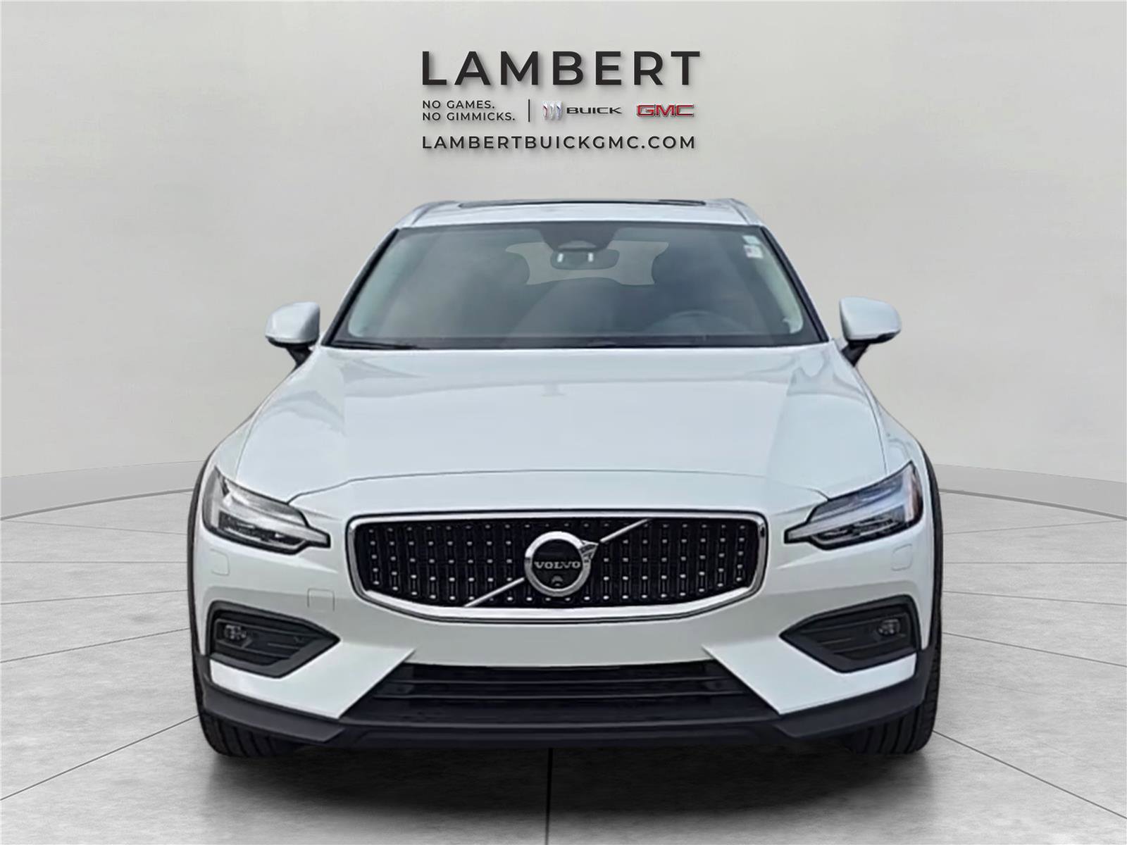 Used 2025 Volvo V60 B5 Cross Country Plus AWD/4WD image 2
