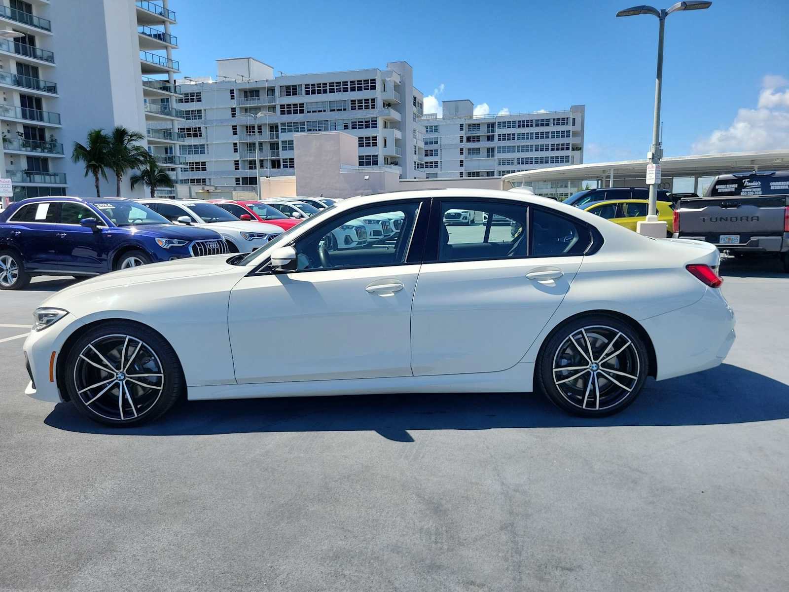 Used 2019 BMW 330i Sedan w/ M Sport Package RWD image 9