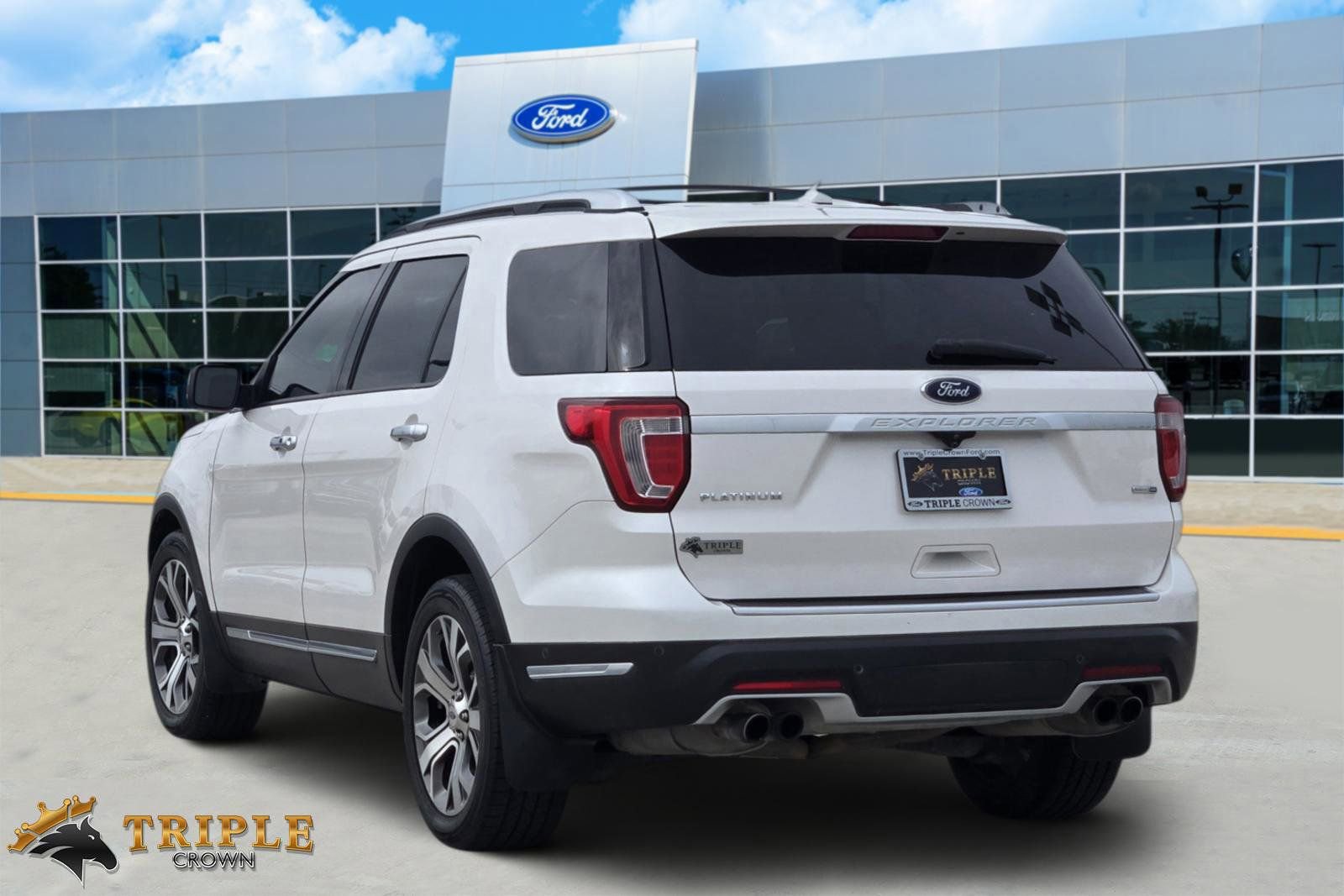 Used 2019 Ford Explorer Platinum AWD/4WD image 4