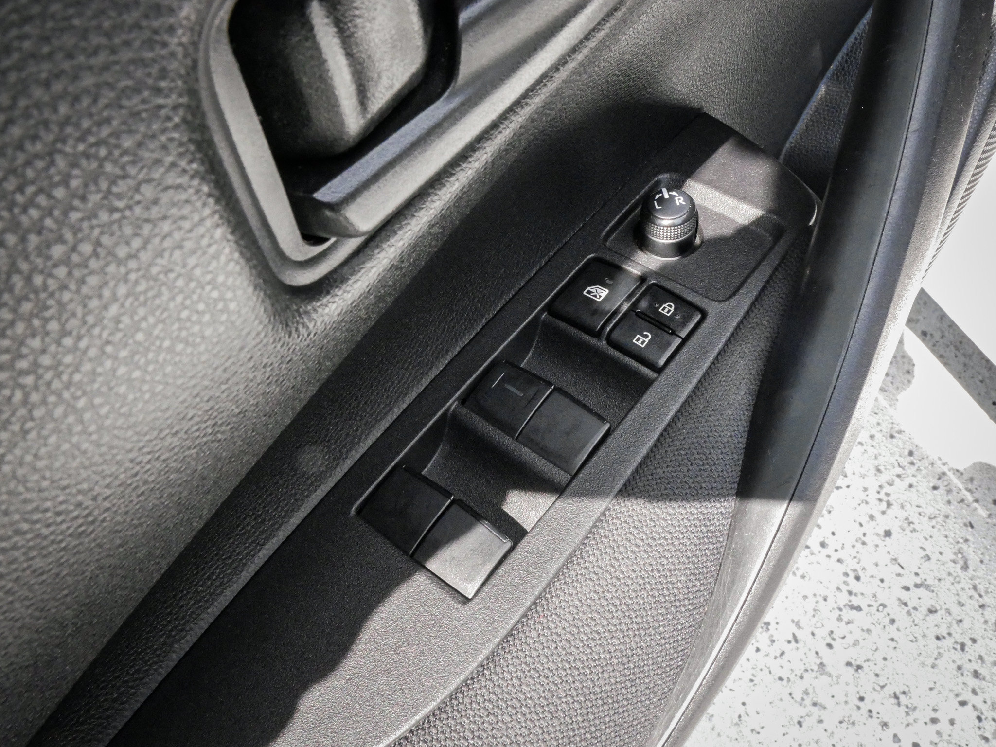 Used 2022 Toyota Corolla LE FWD image 15