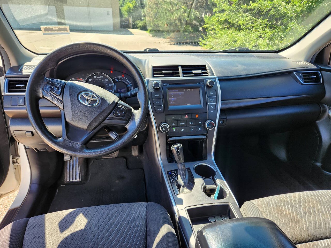 Used 2015 Toyota Camry LE FWD image 17