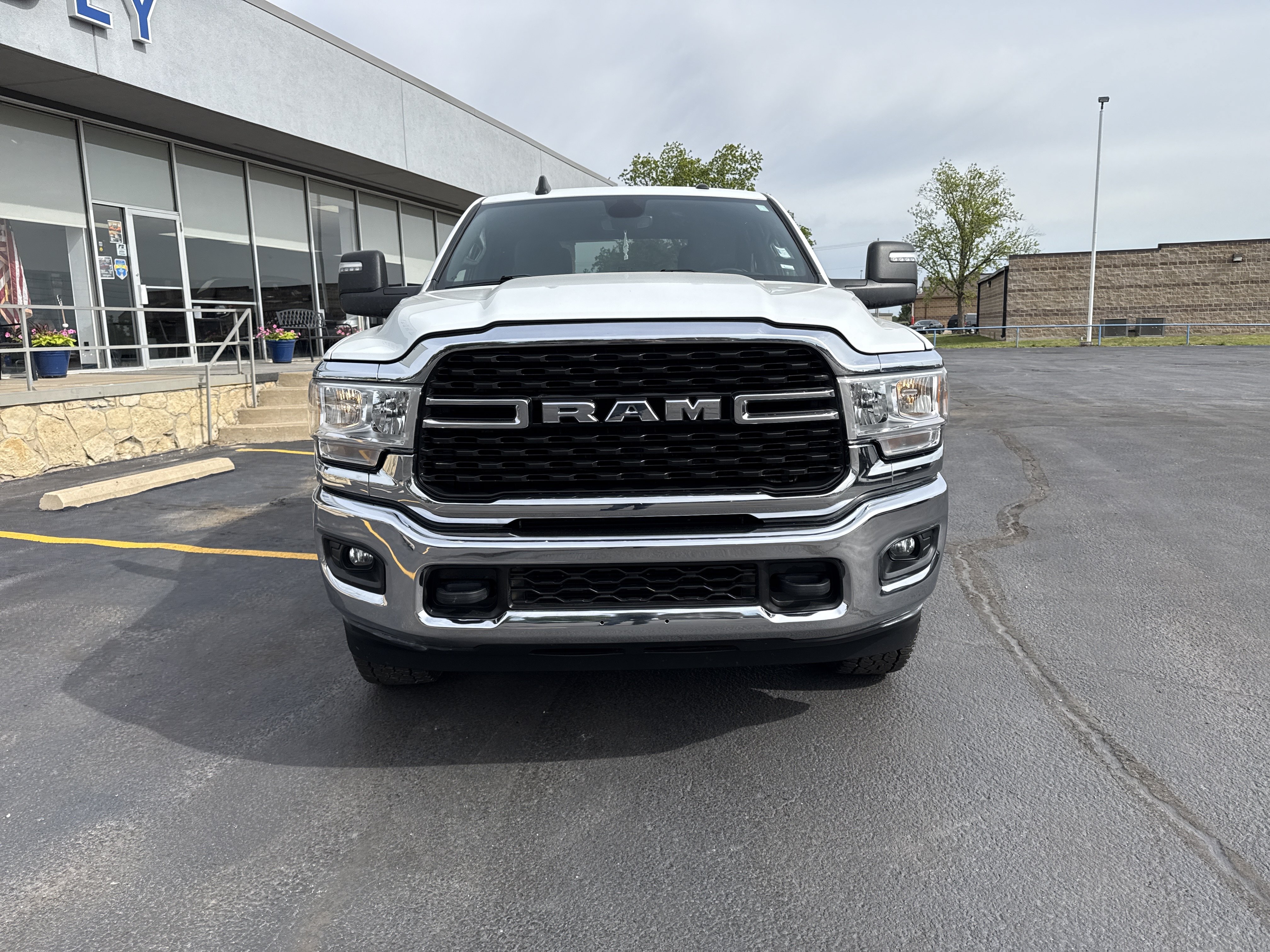 Used 2024 RAM 2500 Big Horn AWD/4WD image 5