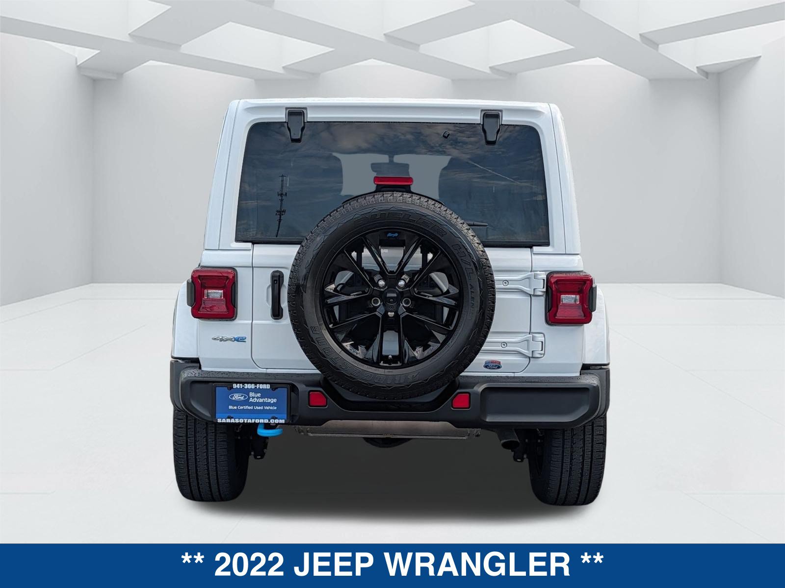 Used 2022 Jeep Wrangler Unlimited Sahara w/ Cold Weather Group AWD/4WD image 6