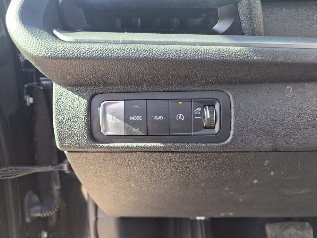 Used 2024 Chevrolet Traverse LS w/ Midnight/Sport Edition AWD/4WD image 18
